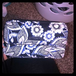 Vera Bradley crossbody in Snow Lotus❄️❄️